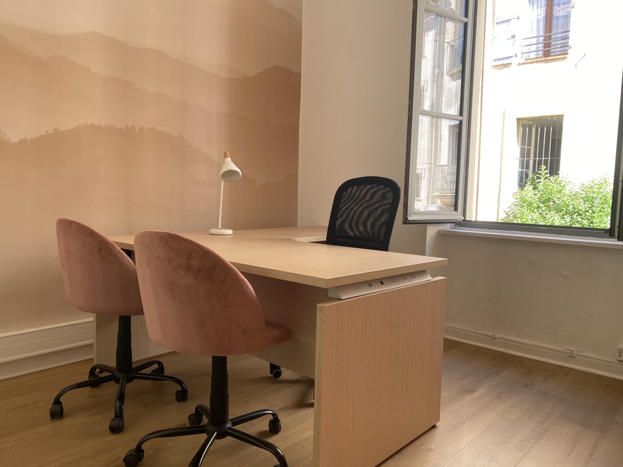 Bureau privatif sans bail commercial à Narbonne centre Les Barques